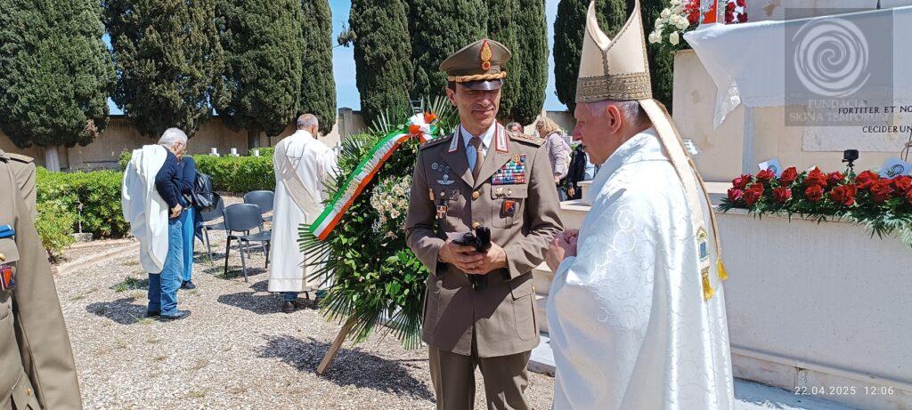 Dowodca okregu wojskowego i Arcybbiskup Mokrzycki 1